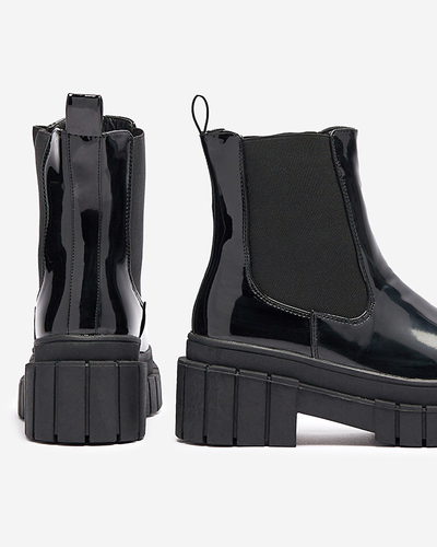 Fekete női lakkcipő vastagabb talppal Fazzati- Footwear