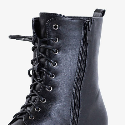 Női fekete lapos sarkú edzőcipő gyöngyökkel Minot - lábbeli