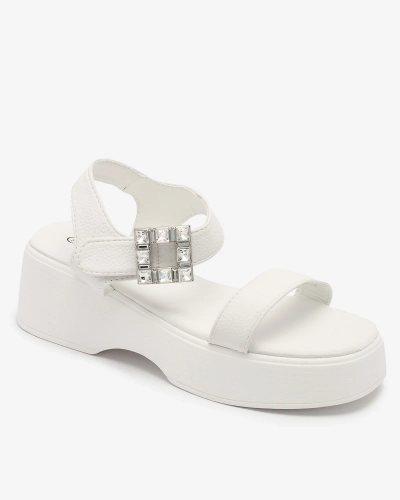 Royalfashion Fehér női díszített szandál egyszínű talppal Lorexi