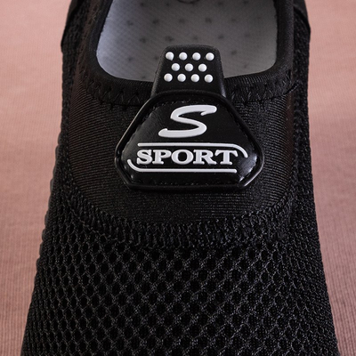 Női fekete csúszás a Dominga mesh cipőkön - cipő