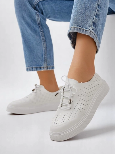 Royalfashion Női perforált fűzős sportcipő Vaned