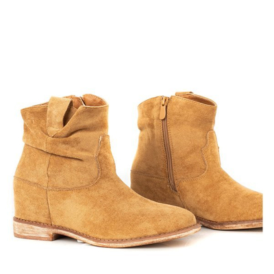 Camel színű cowboy csizma platformon Brunoki - Lábbeli