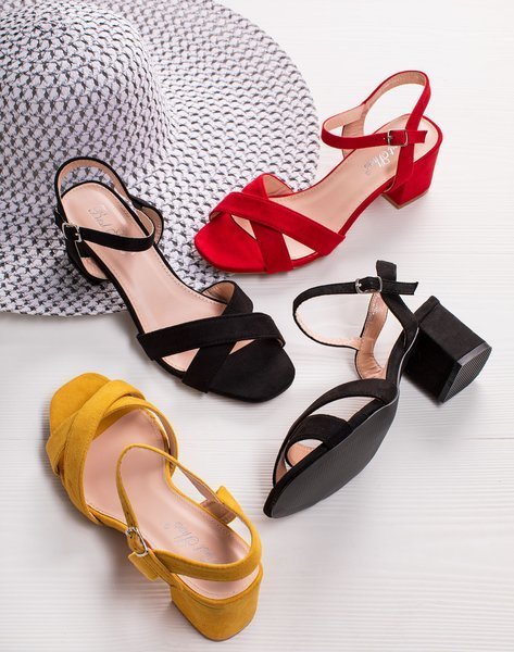 Żółte sandały na niskim obcasie Jonila - Obuwie