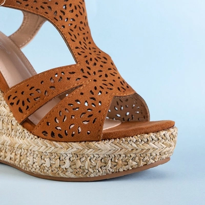 OUTLET Barna női szandál magas ékkel Brolesio - Cipő