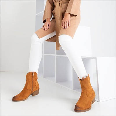 Brązowe botki a'la kowbojki Sahara - Obuwie