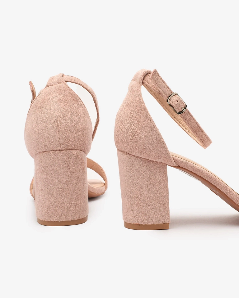 Royalfashion Női alacsony tűsarkú szandál világos rózsaszínben Helrem