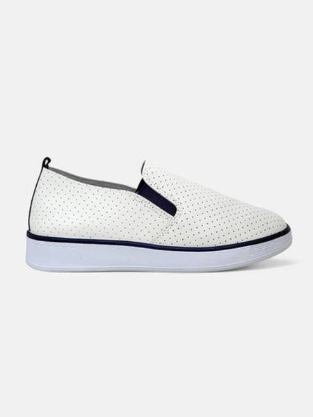 Royalfashion Lyukacsos női slip-on cipők Kassias