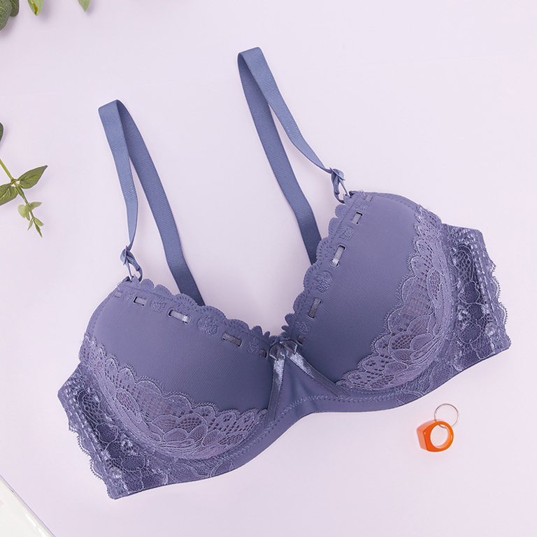 Lila párnázott melltartó csipkével - Fehérnemű