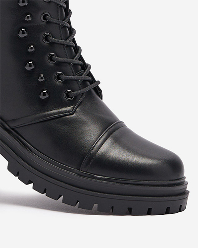 OUTLET Fekete női fűzős csizma gyöngyökkel Gunny- Footwear