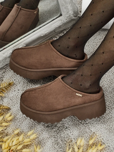 Rövid női a'la hócsizma bundával Calindra