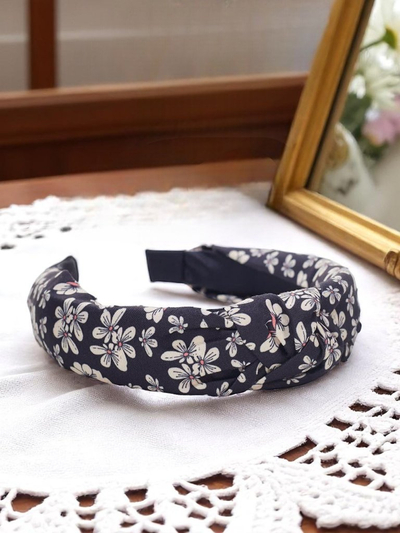 Royalfashion Hajpánt fonott virágmintával Florinda