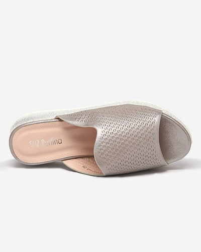 Világosbarna női áttört ékpapucs brokáttal Lekisa - Cipők