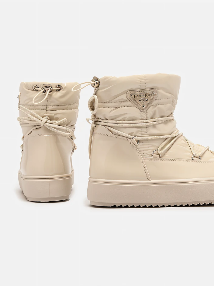 Royalfashion Női csúszós csizma a'la hócsizma bézs színben Vevnose