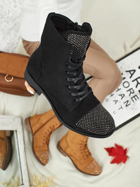 Marvelli öko velúr fűzős női bokacsizma cirkóniákkal