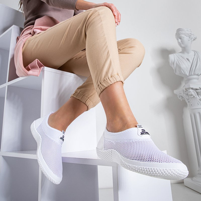 Női fehér cipő a Dominga mesh cipőkön - cipő