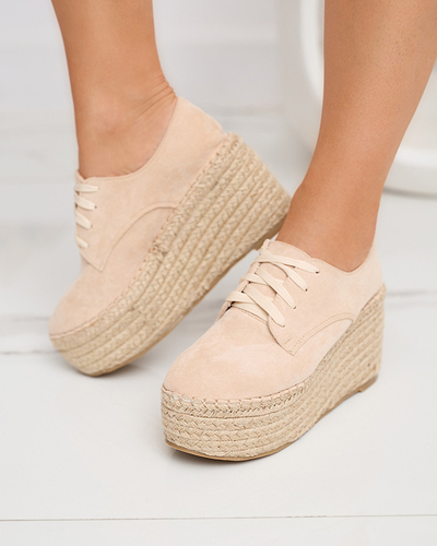 OUTLET Bézs ék alakú cipő Jakaia- Lábbeli