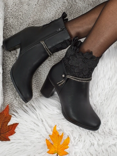 Luna Fekete Elegáns Csipkés Bokacsizma