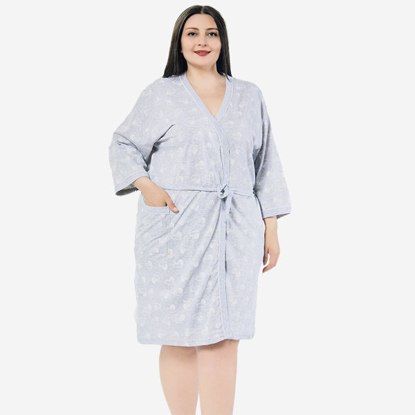 Világosszürke női pamut köntös szívekkel PLUS SIZE - Ruházat