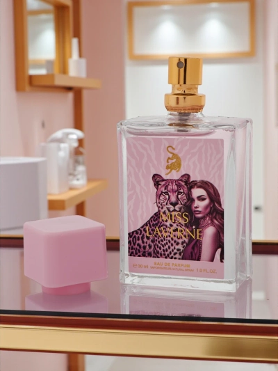 Inspirált női Eau de Parfum Miss Laverne