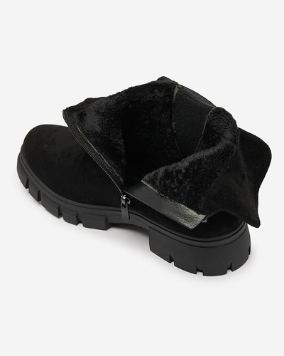 Royalfashion Fekete női csizma díszes pánttal Dafflo