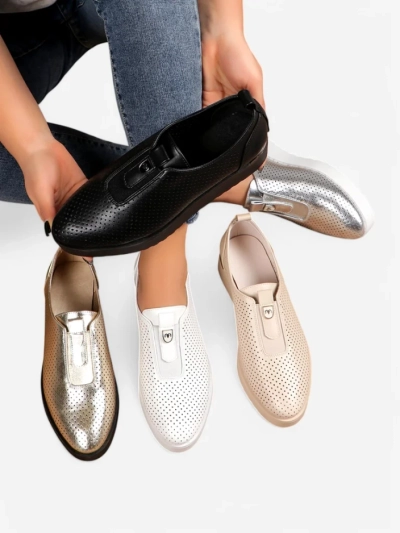 Royalfashion Slip-on női perforált cipők Goffies