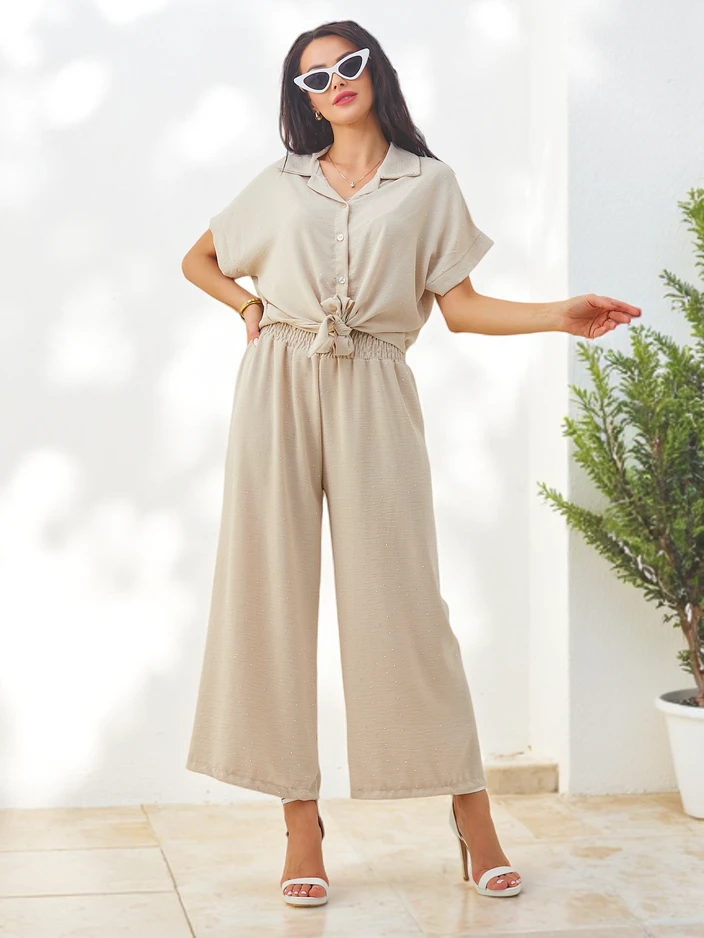 Royalfashion Női szett, megkötős rövid ujjú inggel és flared farmernadrággal, strasszokkal díszítve