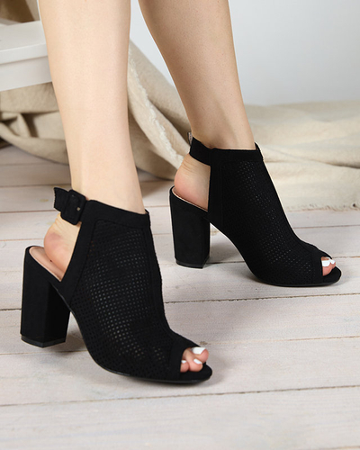 OUTLET Női fekete áttört szandál az Illosey postán - Lábbeli