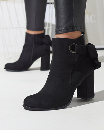 Női öko-szarvasbőr csizma masnival, fekete színben Agarol- Lábbeli