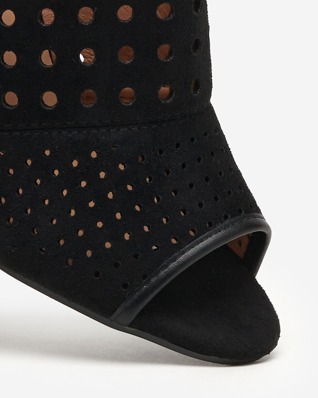 Fekete áttört női szandál a poszton Kholi - Lábbeli