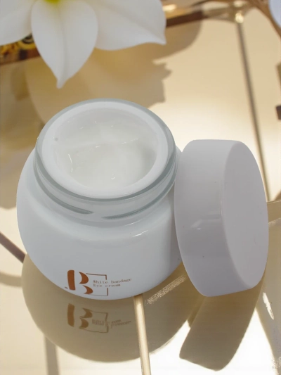 Luxelux White Bandage Nawilżający krem pod oczy z retinolem