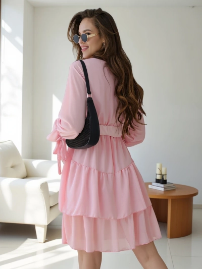 Royalfashion Női mini ruha fodrokkal és átkötős nyakkivágással