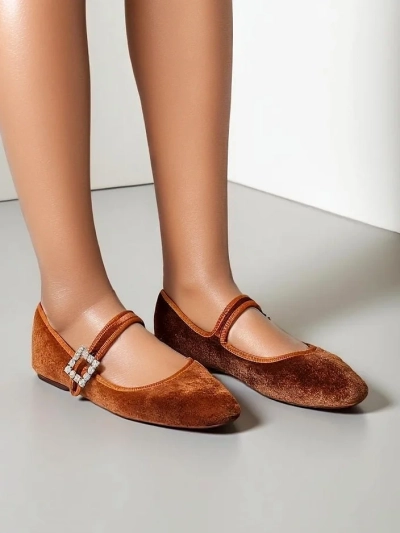 Royalfashion Női ballerina cipők a' la velúrral, csattal és pánttal Enribes
