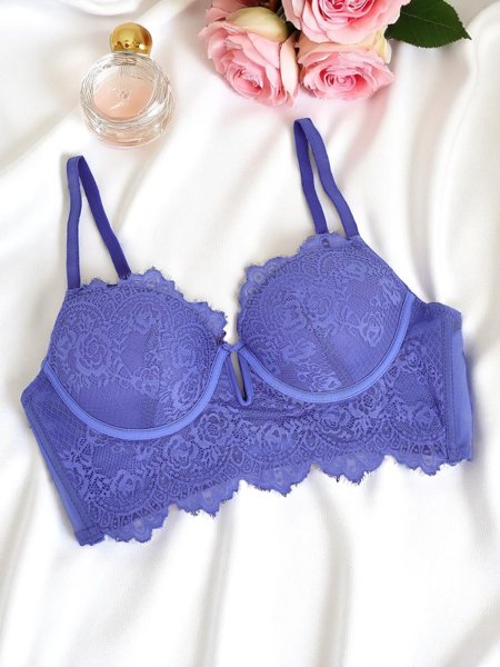 Royalfashion Női szivacsos, csipkés fűzős melltartó Grace Fűző