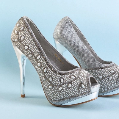 OUTLET Ezüst női brokát tűsarkú cirkónia és Lindi gyöngy - Lábbeli