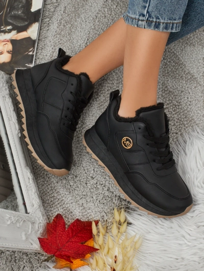 Royalfashion Melegített női tornacipő szőrmével Casot