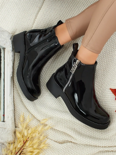 Calvera lakkozott női eco bőr bokacsizma