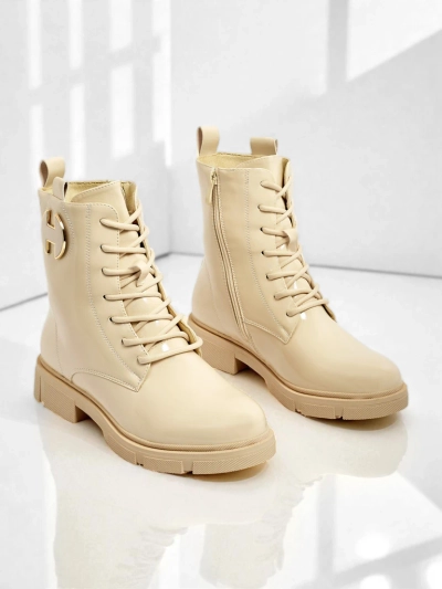 Kalen lakkozott fűzős női bokacsizma