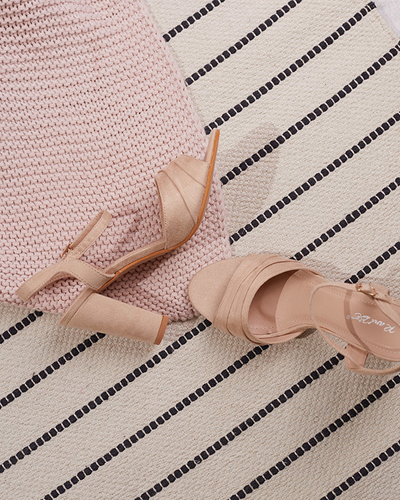 OUTLET Női szandál az oszlopon Garroti bézs színben - Lábbeli