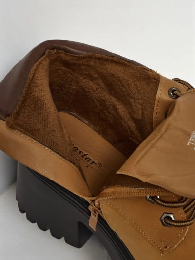 Női eco velúr bokacsizma vastag sarokkal és platformmal Tavlissa