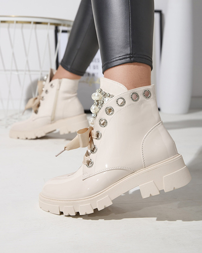 Női lakkbőr bagger csizma bézs színben Oselfo- Lábbeli