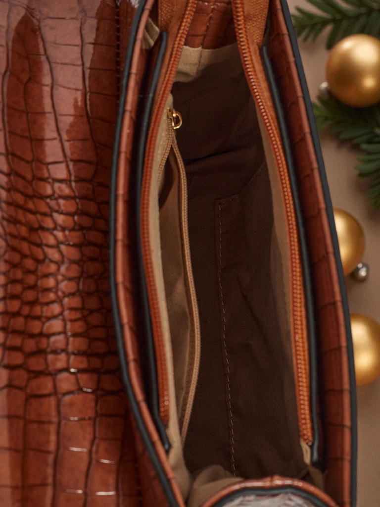 Lakkozott, kis méretű női műbőr Orlina táska