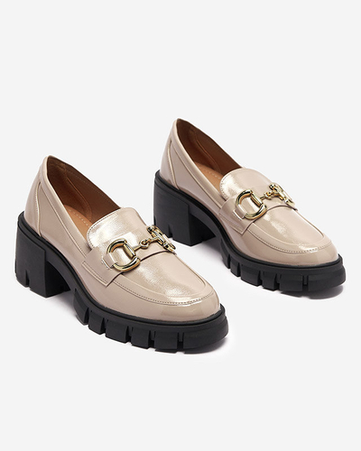 Világosbarna női lakkozott mokaszin díszítéssel Neriea - Lábbeli