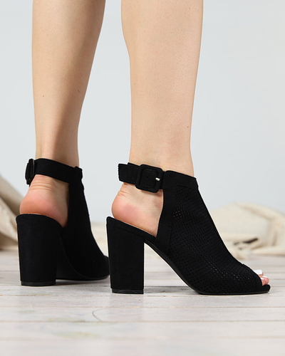 OUTLET Női fekete áttört szandál az Illosey postán - Lábbeli