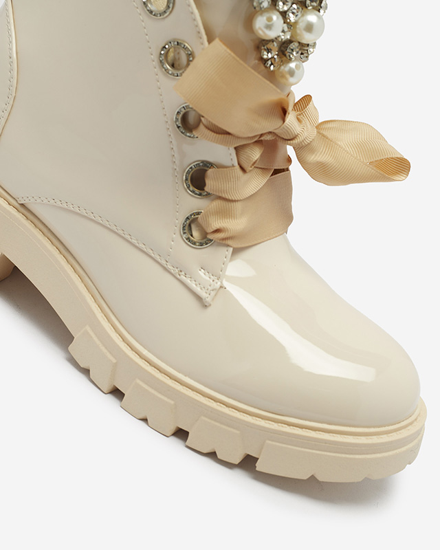 Női lakkbőr bagger csizma bézs színben Oselfo- Lábbeli