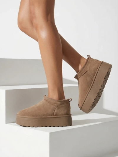 Royalfashion Női rövid csizma a'la hócsizma Ozozi