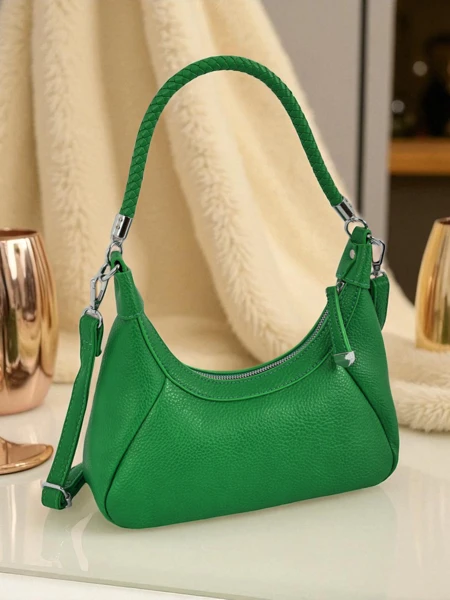 Royalfashion Kis női öko bőr táska díszítő pánttal Lacquea