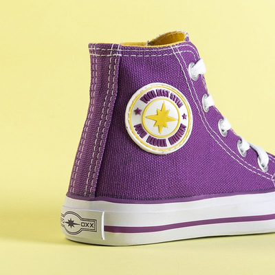 Ibolya színű gyermekcipők Alvari kitűzővel - Lábbeli