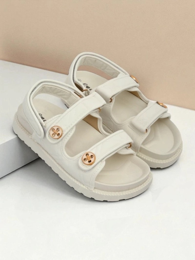 Royalfashion Női szandál vastagabb talppal Vivere