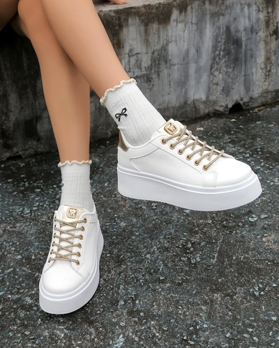 Royalfashion Női sportos sneaker dekoratív fűzővel Eone