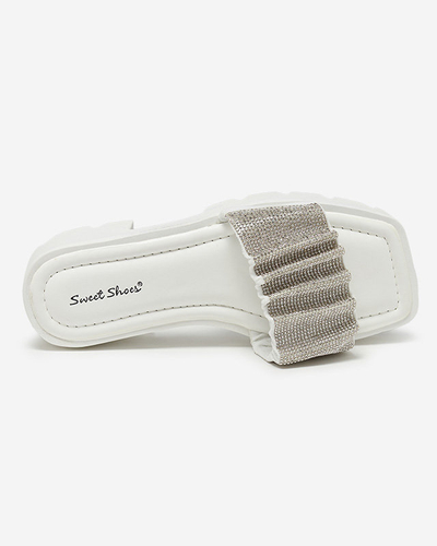 OUTLET Fehér női papucs cirkóniákkal Emkoy- Footwear